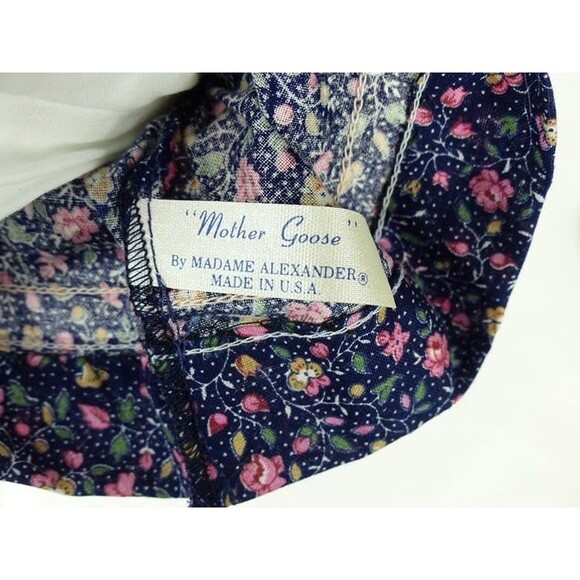 Madame Alexander Mother Goose with Goose 8" Doll 11620 w Stand 1997 - Picture 9 of 12